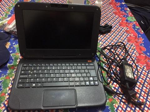 Laptop, 500Gb de Disco, 2Gb de Ram, Camara Giratoria, Procesador Modelo Nuevo Para Hacer Software