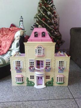 CASITA DE MUÑECAS DE FISHER PRICE