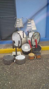 se vende un lote de instrumentos buenos y conservados para banda show