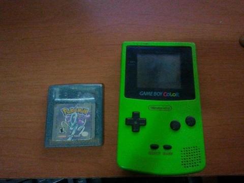 se vende o se cambia game boy color por android