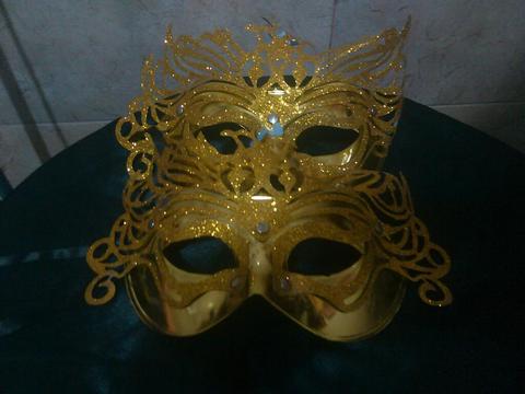 Mascaras para Carnaval, Hora Loca