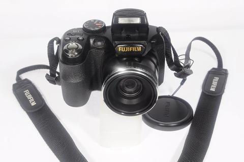 Camara Semi Profesional Digital Fujifilm 14mpx, video hd, como nueva, impecable