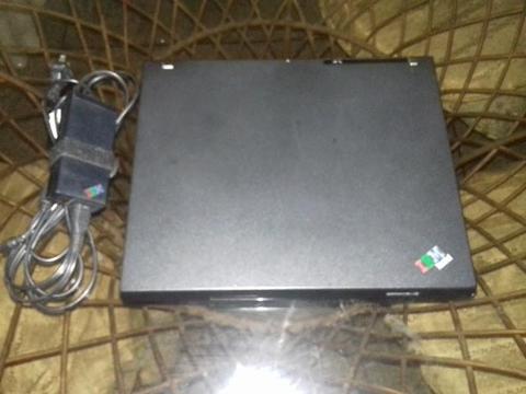 Laptop IBM thinpard R52