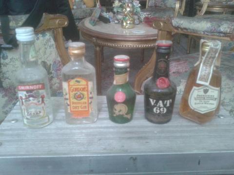 VENDO BOTELLITAS DE LICOR ANTIGUOS ORIGINALES