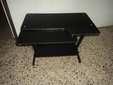 Mesa para computadora, usada