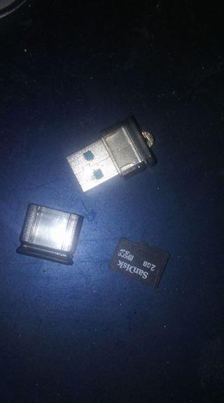 se vende memoria micro SD y adaptador USB