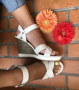 Tacones Blancos Talla 39 con Detalles