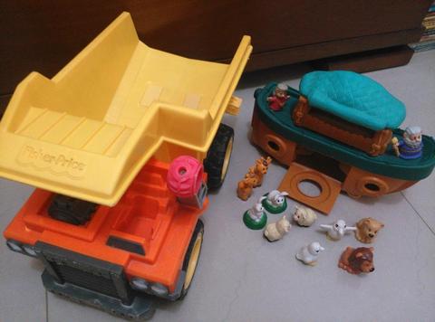 Combo Juguetes usados Camion FisherPrice y Arca de Noe con animales