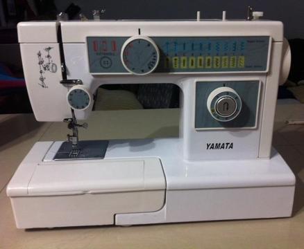 Maquina de coser Yamata