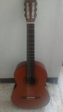 VENDO GUITARRA YAMAHA C40