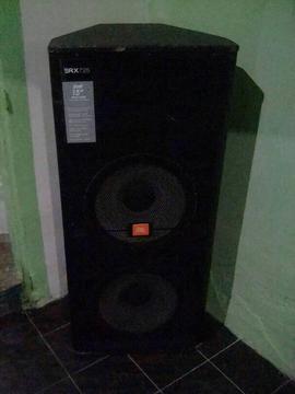 JBL SRX725
