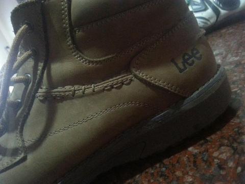 Vendo Botas Lee Original