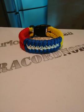 Se Venden Brazaletes Tricolor