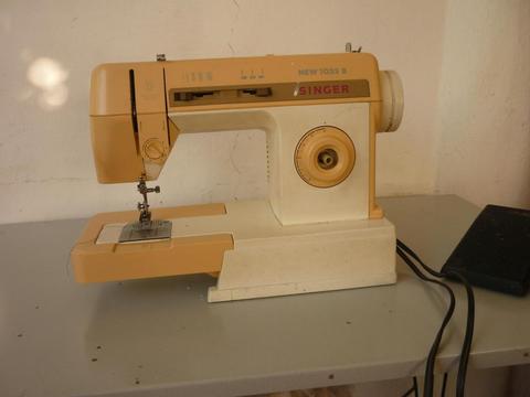 Maquina de coser Singer