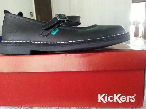 Zapato Escolar Kickers 35