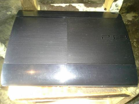 ps3 super slim con su caja y accesorios.. SE CAMBIA POR TELEFONO