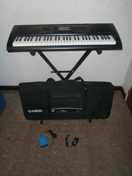 TECLADO DE 5 OCTAVAS CASIO CTK3000, PARAL, PEDAL DE SUSTAIN, FUENTE Y FORRO