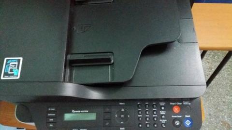 Impresora Samsung multifuncional Xpress M2070w 4 en 1