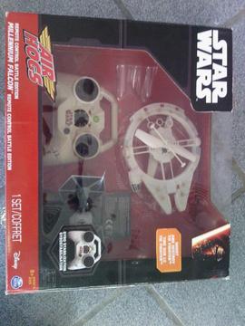 Star Wars: Episode VII The Force Awakens Remote Control Millennium Falcon Battle