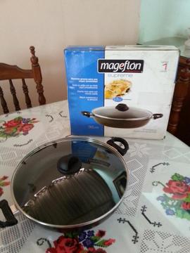 Paellera Magefesa Antiadherente con tapa de 32 cm