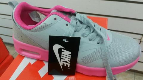 Zapatos Nike Tavas