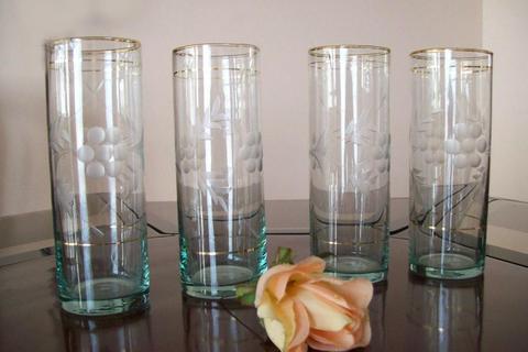 4 vasos largos de vidrío tallado