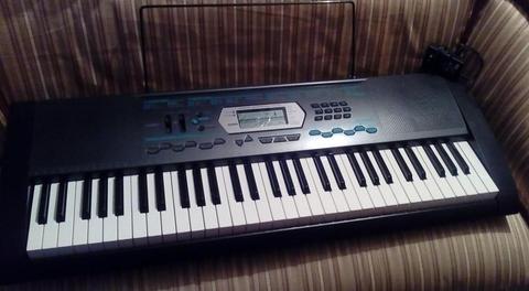 Piano Cassio CTK 2100