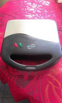 SANDWICHERA TOSTADORA