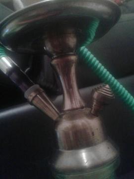Narguile en buenas condiciones mas un paquete de carbones. Listo para ser utilizado