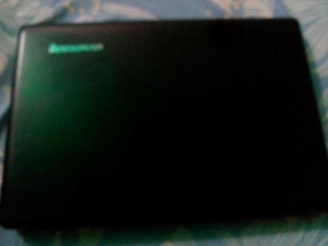 LAPTO ORIGINAL CON SU CARGADOR