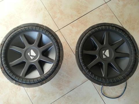 2 Bajos 15 Pulgada en Buen Estado