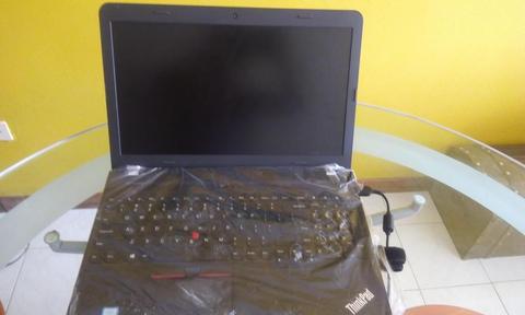 Laptop Lenovo E560