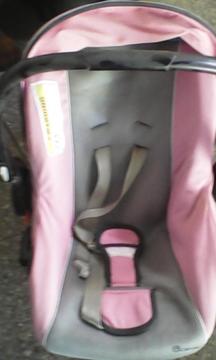 vendo porta bebe de niña poco uso esta como nuevo como en la foto cero detalles