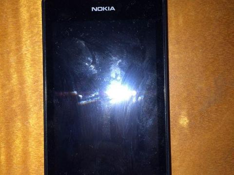 vendo telefono Nokia L. para repuesto Pila y Mica buenas, placa dañada, a buen precio, infor al 04246629108