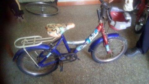 SE VENDEN 2 BICICLETAS DE NIÑOS PARA REPARAR