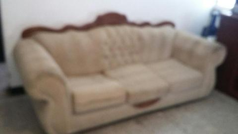 Sofa Tela Cruda Y Madera Caoba de Ureña