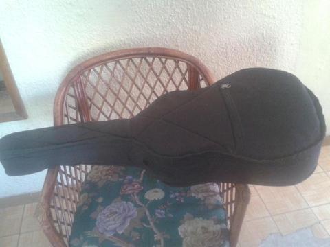 Guitarra Acústica Clásica Española. La Colonia. Usada