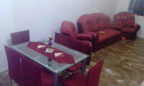 Vendo Muebles Y Comedor de Seis Puestos