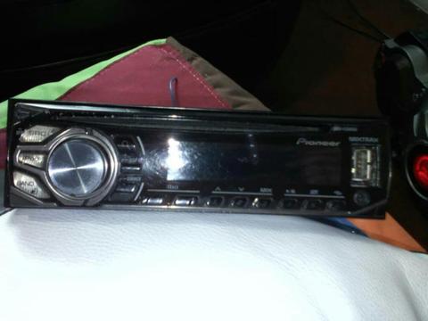 Reproductor Pioneer Mixtrax Y Subwoofer
