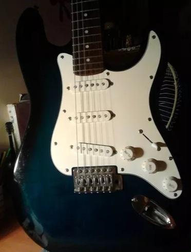 guitarra electrica Phil Pro stratocaster acepto celular