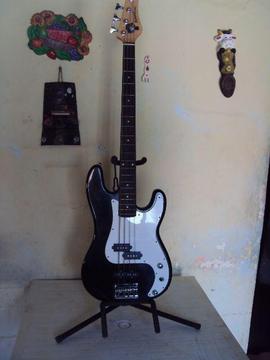 Bajo Electrico Washburn