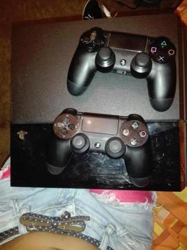 A la venta play 4 informacin llamar al 04149210104