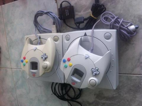 Vendo 2 Sega Dreamcast Leer