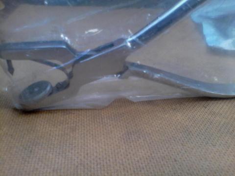 Perforador de goma dique