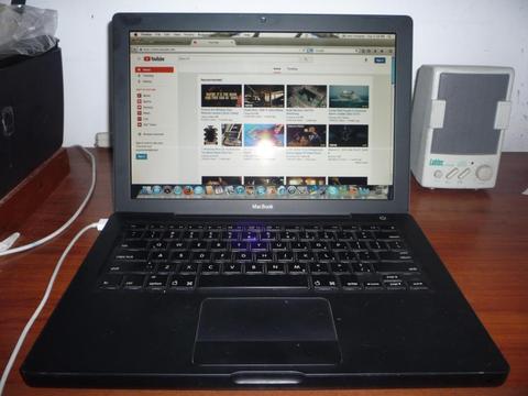 Laptop Macbook Usada 150 Millones O 150 Mil Bs Soberanos