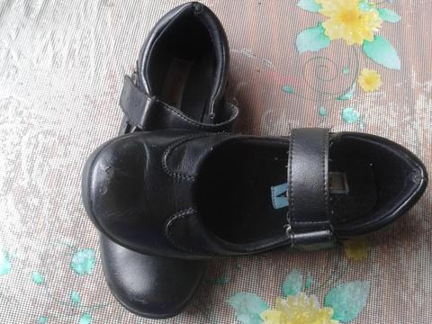 Vendo zapatos escolares