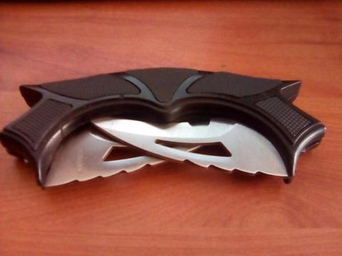 Navaja tactica doble hoja tipo karambit