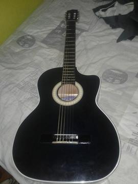 Guitarra acustica negra