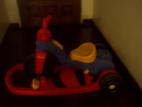 TRICICLO FISHER PRICE
