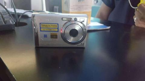 CAMARA SONY 7.2 megapixeles